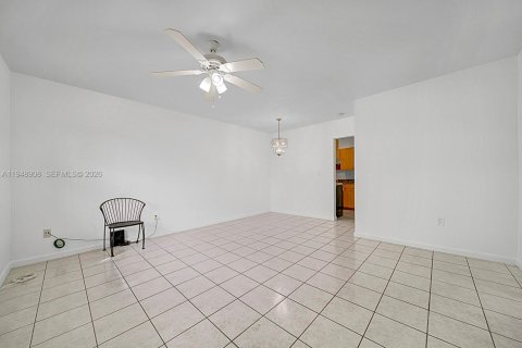 Снять в аренду виллу или дом в Майами-Гарденс, Флорида 3 спальни, 163.04м2, № 2004706 - фото 11