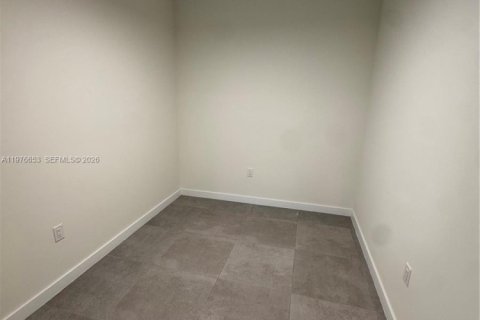 House in North Miami Beach, Florida 1 bedroom № 2251336 - photo 4
