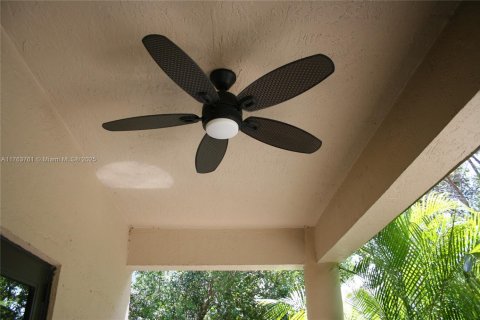 House in Key Largo, Florida 3 bedrooms, 165.83 sq.m. № 1696018 - photo 26