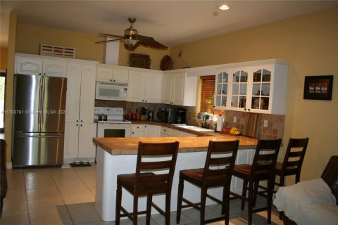 House in Key Largo, Florida 3 bedrooms, 165.83 sq.m. № 1696018 - photo 10