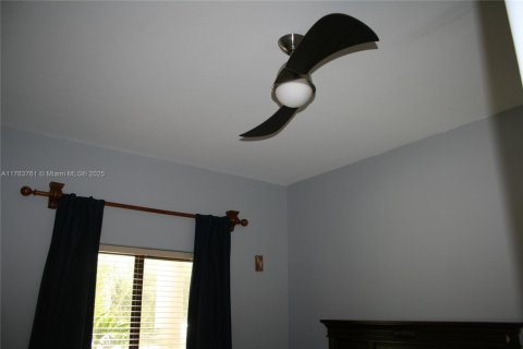 House in Key Largo, Florida 3 bedrooms, 165.83 sq.m. № 1696018 - photo 14