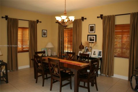 House in Key Largo, Florida 3 bedrooms, 165.83 sq.m. № 1696018 - photo 6