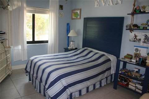 House in Key Largo, Florida 3 bedrooms, 165.83 sq.m. № 1696018 - photo 16