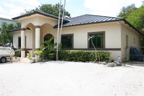 House in Key Largo, Florida 3 bedrooms, 165.83 sq.m. № 1696018 - photo 1