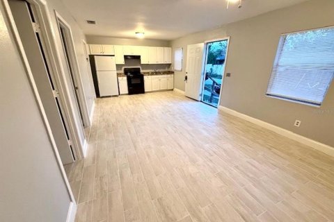 Apartment in Seffner, Florida 2 bedrooms, 60.39 sq.m. № 2217770 - photo 4