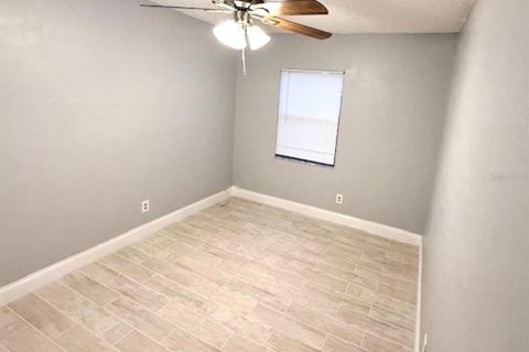 Apartment in Seffner, Florida 2 bedrooms, 60.39 sq.m. № 2217770 - photo 10