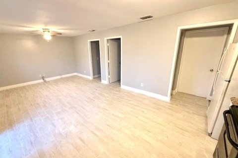 Apartment in Seffner, Florida 2 bedrooms, 60.39 sq.m. № 2217770 - photo 5