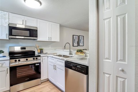 Adosado en venta en Tampa, Florida, 2 dormitorios, 110.37 m2 № 1849836 - foto 4