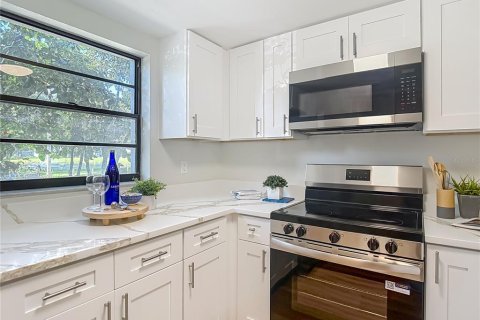 Adosado en venta en Tampa, Florida, 2 dormitorios, 110.37 m2 № 1849836 - foto 5