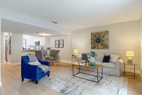 Adosado en venta en Tampa, Florida, 2 dormitorios, 110.37 m2 № 1849836 - foto 2
