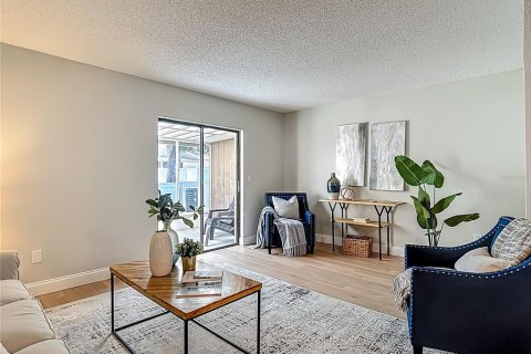 Adosado en venta en Tampa, Florida, 2 dormitorios, 110.37 m2 № 1849836 - foto 11