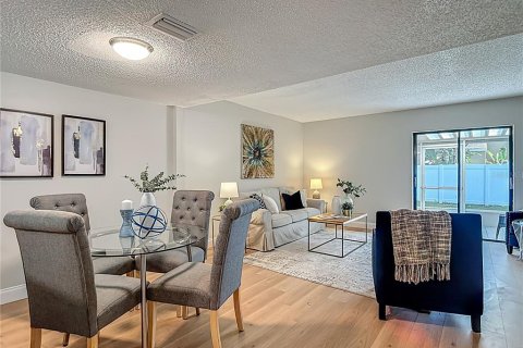 Adosado en venta en Tampa, Florida, 2 dormitorios, 110.37 m2 № 1849836 - foto 8