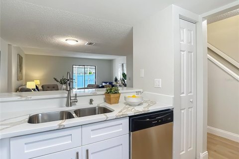 Adosado en venta en Tampa, Florida, 2 dormitorios, 110.37 m2 № 1849836 - foto 7