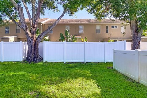 Adosado en venta en Tampa, Florida, 2 dormitorios, 110.37 m2 № 1849836 - foto 28