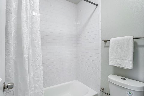 Adosado en venta en Tampa, Florida, 2 dormitorios, 110.37 m2 № 1849836 - foto 19