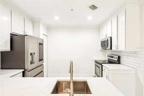 Condo in Celebration, Florida, 3 bedrooms  № 2376813 - photo 8