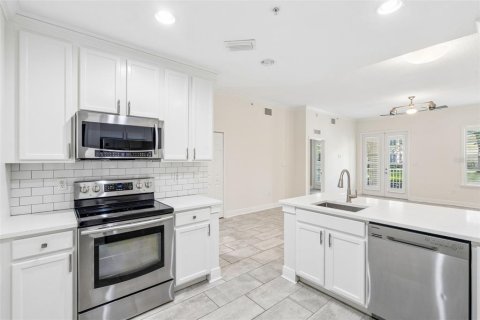 Condo in Celebration, Florida, 3 bedrooms  № 2376813 - photo 6