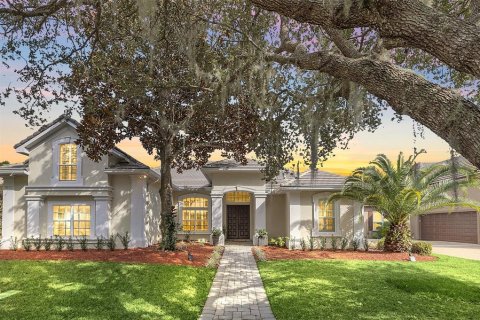 House in Belle Isle, Florida 5 bedrooms, 352.66 sq.m. № 1527609 - photo 3