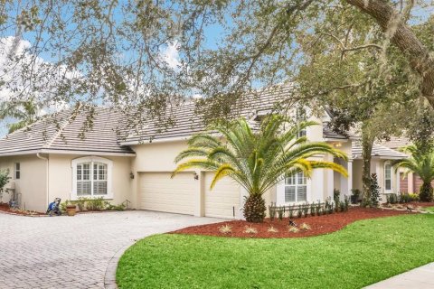 House in Belle Isle, Florida 5 bedrooms, 352.66 sq.m. № 1527609 - photo 8