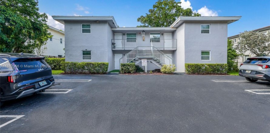 Propiedad comercial en Coral Springs, Florida 394.18 m2 № 1849150