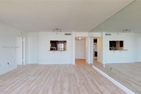 Condominio en venta en Miami, Florida, 2 dormitorios, 88.26 m2 № 2029378 - foto 10