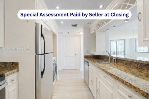 Condominio en Miami, Florida, 2 dormitorios  № 2029378