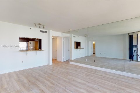 Condominio en venta en Miami, Florida, 2 dormitorios, 88.26 m2 № 2029378 - foto 11