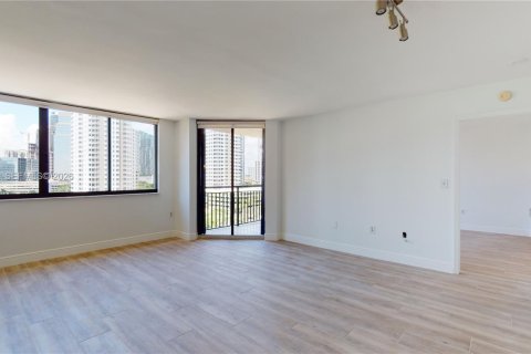 Condominio en venta en Miami, Florida, 2 dormitorios, 88.26 m2 № 2029378 - foto 4