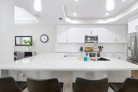Купить таунхаус в Тампа, Флорида 8 комнат, 257.15м2, № 1657647 - фото 28