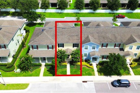 Adosado en venta en Apopka, Florida, 3 dormitorios, 145.39 m2 № 1880864 - foto 1