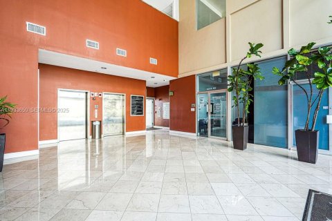 Propiedad comercial en venta en Coral Gables, Florida № 1991441 - foto 30