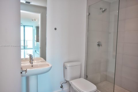 Condo in Miami, Florida, 1 bedroom  № 1689415 - photo 3