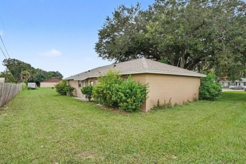 Commercial property in Winter Haven, Florida 4 bedrooms, 144.93 sq.m. № 2395987 - photo 26