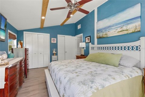 Villa ou maison à vendre à Weeki Wachee, Floride: 3 chambres, 120.77 m2 № 2147505 - photo 15