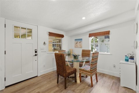 Villa ou maison à vendre à Weeki Wachee, Floride: 3 chambres, 120.77 m2 № 2147505 - photo 6