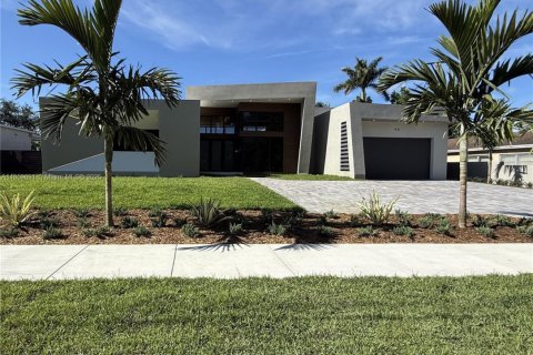 House in Miami-Dade, Florida 4 bedrooms № 1888320 - photo 4
