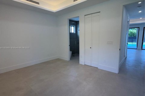 House in Miami-Dade, Florida 4 bedrooms № 1888320 - photo 24