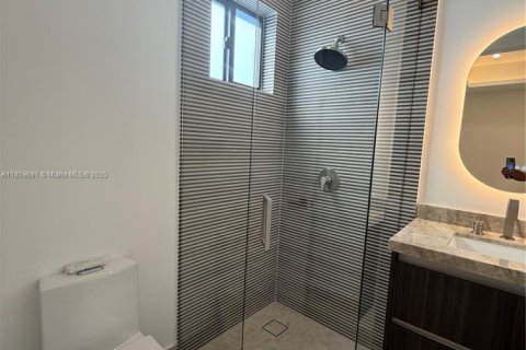 House in Miami-Dade, Florida 4 bedrooms № 1888320 - photo 21