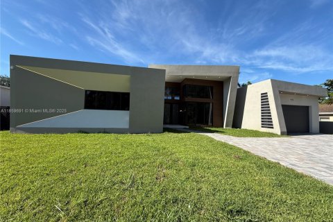 House in Miami-Dade, Florida 4 bedrooms № 1888320 - photo 6