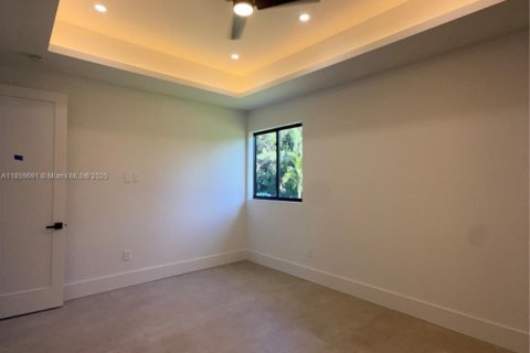 House in Miami-Dade, Florida 4 bedrooms № 1888320 - photo 22