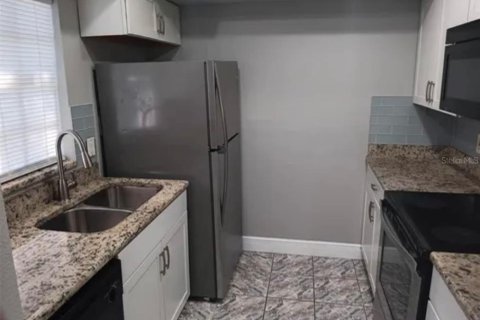 Condominio en alquiler en Clearwater, Florida, 2 dormitorios, 86.4 m2 № 1819365 - foto 3