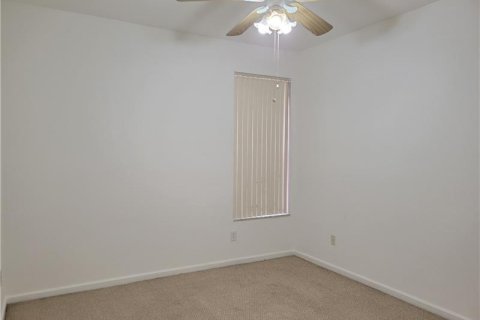 Condo in Palm Springs, Florida, 2 bedrooms № 2183755 - photo 16