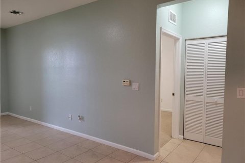 Condo in Palm Springs, Florida, 2 bedrooms № 2183755 - photo 15