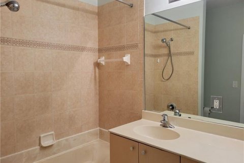 Condo in Palm Springs, Florida, 2 bedrooms № 2183755 - photo 22