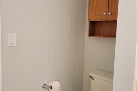 Condo in Palm Springs, Florida, 2 bedrooms № 2183755 - photo 23
