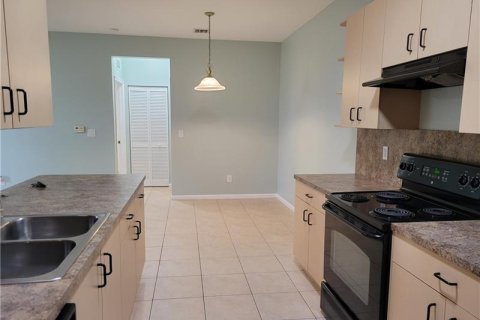 Condo in Palm Springs, Florida, 2 bedrooms № 2183755 - photo 14