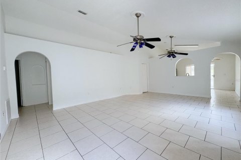 House in Orlando, Florida 3 bedrooms, 118.26 sq.m. № 2266916 - photo 4
