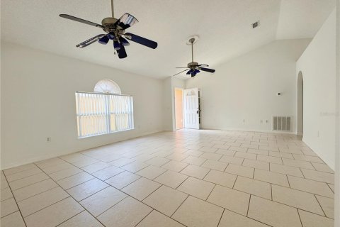 House in Orlando, Florida 3 bedrooms, 118.26 sq.m. № 2266916 - photo 6