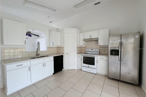 House in Orlando, Florida 3 bedrooms, 118.26 sq.m. № 2266916 - photo 16