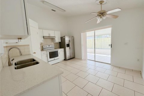 House in Orlando, Florida 3 bedrooms, 118.26 sq.m. № 2266916 - photo 14